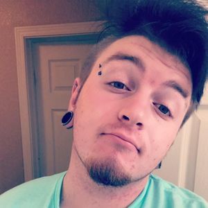 Meet your Posher, Issa